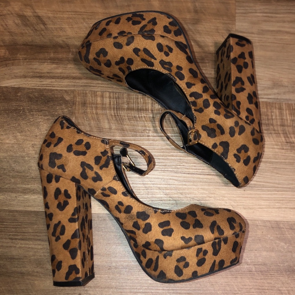 Cheetah Print forever 21 platform Heels -Size 8